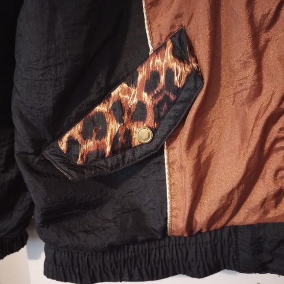 Active frontier windbreaker size small - Picture 2 of 5